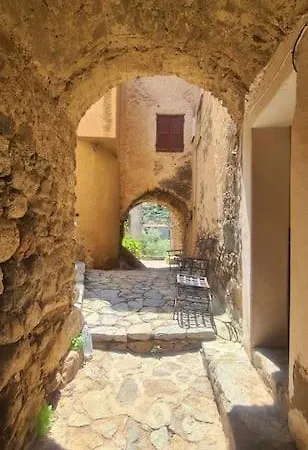 La Casa Monti Au Coeur Du Village De *
