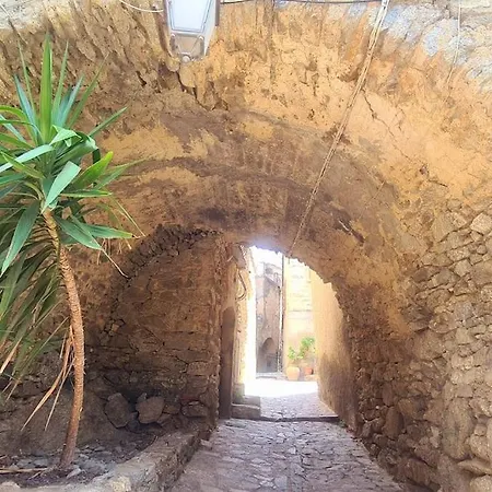 La Casa Monti Au Coeur Du Village De *