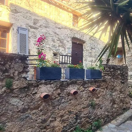La Casa Monti Au Coeur Du Village De