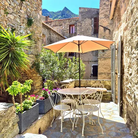 La Casa Monti Au Coeur Du Village De Lama